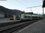 Im letzten Licht erreicht am 9.11.2011 der RABe 535 118-4 (und ein weiterer Ltschberger) Zweisimmen.