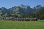 BLS: Der GOLDEN PASS PANORAMIC EXPRESS ist auf dem gesamten BLS-Netz zurzeit noch der einzige Personenzug, der mit einer Re 425, EW ll-Wagen sowie einem alten BDt gefhrt wird.