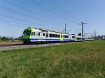 BLS - Regio nach Thun mit dem Triebwagen RBDe 4/4 565 732 an der Spitze unterwegs bei Lyssach am 22.08.2015