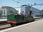 Nach dem Herbringen des Personenzugs aus dem 19ten Jahrhundert, fhrt die Lok  Genf  mit vier Lokfhrern im Rckwrtsgang ihm nach.