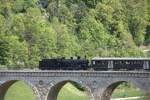 Solche Z�ge sind wohl �ber diesen Viadukt gefahren. Die Strecke wurde erst in den 1950-ern elektrifiziert. Der Nostalgiezug von SBB Historic erreicht am 26.04.2026 demn�chst die Haltestelle R�mlingen.