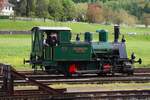 E 2/2  Feldschlösschen  (Locomotifabrik Krauss & Cie., München & Linz, No. 5666, 1907), Rangierfahrt beim Bilden des Rücküberfuhrzuges, Rheinfelden, 29. April 2023 (nach Brauereifest mit Dampfzugfahrten für die Festbesucher).