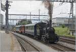 Dampf und Rauch in sechs Bilder: Bild 4 zeigt die herrlich rauchende ST E 3/3 N° 5 im Gleisbereich des Güterbahnhof von Sursee.