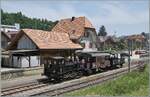 Nun ist die E 3/3 853 (UIC 90 85 0008 573-3) mit ihrem Dampfzug nach Sumiswald fahrbereit. 

14. Juni 2025