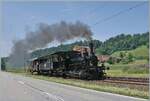 Mit einem Dampfzug der  Emmentalbahn  auf der Fahrt nach Wasen i. E. f�hrt  die E 3/3 853 (UIC 90 85 0008 573-3) bei Oberei vorbei. Der  VHE Verein Historische Eisenbahn Emmental f�hrt im Rahmen des traditionellen Gotthelf M�rit einige Zugspaare zwischen Sumiswald-Gr�nen und Wasen i.E.

14. Juni 2025