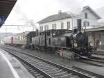 Dampfzug mit der OeBB mit den Dampfloks E 3/3 4 * SCHWYZ * und der Ed 2/4 35 sowie den OeBB Personenwagen WR 401 und As 413 im Bahnhof von Oensingen am 30.12.2007