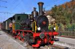 Sihlwald - Pnktlich auf die Minute um 12:40 Uhr ist der Dampfsonderzug der Zrcher Museums-Bahn (ZMB) wieder zurck.