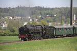 Die Mountain fährt am 18.04.2026 durch die Ebene bei Koblenz Richtung Full und Laufenburg. Im Hintergrund ist die Stadt Waldshut zu sehen.