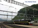 Die sauberste Dampflok der Welt (Oelgefeuert) bei der Einfahrtin den Bahnhof Olten am 14.Juni.08