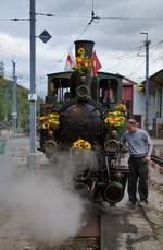 LETZTE DAMPFFAHRT DER HISTORISCHEN DAMPFLOK G 3/3 5  GEDEON THOMMEN 
vom 23. September 2018.
WALDENBURGERBAHN BLT/WB
Impressionen von diesem letzten und traurigen Betriebstag.
Erste Dampfwolke vom letzten Betriebstag vor dem Lokschuppen in Waldenburg.
Fotografieren des Betriebspersonals erlaubt.
Foto: Walter Ruetsch
