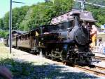 R 1067 im Juli 2007 mit einem Sonderzug im Bahnhof Br�nig-Hasliberg.