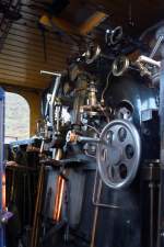 F�hrerstand der DFB Lok 1  Furkahorn  2.10.11 Realp (von au�erhalb der Lok fotografiert)...