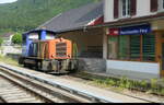 SBB - Tm 98 85 5 232 140-4 im Bahnhof Reuchenette-Pery am 11.07.2026 .. Standort des Fotografen auf dem Perron 2 