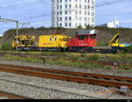 SBB - Tm  234 059-4 mit Baudienstwagen unterwegs in Pratteln am 05.10.2023