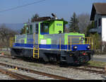 BLS - Tm 2/2  98 85 5 235 094-0 abgestellt im Bahnhofsareal von Ins am 20.03.2022