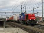 SBB-Cargo Am 843 083 mit Containerzug bei Pratteln am 26.10.2009