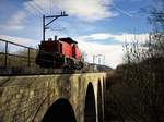 Die SBB Am 841 014-4 kam von Richtung Winterthur, fuhr durch den Bahnhof Embrach-Rorbas, weiter auf die Wildbachbrücke bei Embrach, in den 1.8 km langen Dettenberg-Tunnel, und weiter zum