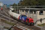 Am 843 057-1 stellt am 28.09.2015 in Romanshorn (TG) einen Güterzug zusammen.