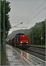 Die Am 843 092-8 ist mit einem Güterzug von Schaffhausen nach Singen unterwegs und hat Bietingen erreicht.
17. Juni 2016