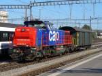 SBB - SBB cargo mit  Am 843 061-3 bei Rangierarbeiten mit einem Postwagen im Bahnhof von Biel / Bienne am 20.09.2007