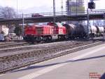 Die Am 843 017-5 zieht den vollen Zement-Kesselwagen-Zug ber die Einfahrts-Gleise, durch den Rangierbahnhof zum Ablaufberg hoch.
Buchs SG 07.02.08