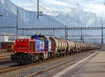 
Die SBB Cargo Am 843 073-8 (eine modifizierte Vossloh MaK 1700) fährt am 20.02.2017 mit einem langen Kesselwagenzug (Wagen der Gattung Zans, laut Warntafel 30/1202 für/mit Heizöl / Dieselkraftstoff) in den Bahnhof Landquart, wo der Zug später von einer Re 4/4 II übernommen wird.

Die Lok wurde 2004 von Vossloh in Kiel unter der Fabriknummer 1001421 gebaut und an die SBB Cargo AG in Basel geliefert. 