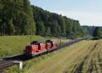 SBB: Eher seltene Streckenaufnahme der beiden Bm 6/6 18509 + 18503 im Gegenlicht aufgenommen bei Niederbipp am 6. Juni 2013.
Foto: Walter Ruetsch