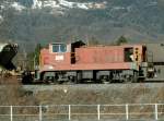 Holcim Lok Em 847 851-3 beim verschieben von einigen Silowagen in das Werkgelnde.Untervaz 18.02.08