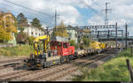 Tm 234 012 rangiert am 12. Oktober 2017 mit einem Kirow-Kran in Winterthur Grüze.