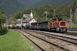 SBB/VIGIER CEMENT: Dir firmeneigene Reservelok Tm IV Nummer 5, noch mit dem alten Anstrich versehen, anlässlich einer Rangierfahrt in Reuchenette-Péry am 29.9.2016.