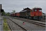 Der Tm III 9456 (98 85 5 237 456-4 CH-ST) der nur noch im Güterverkehr tätigen Sursee-Triengen Bahn (ST) in Triengen. 7. Mai 2017