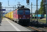 SBB - - 420 258 mit Postzug bei der Durchfahrt im Bhf.