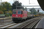 SBB - 420 322 mit Güterzug bei der Durchfahrt im Bhf. Rupperswil am 01.10.2025