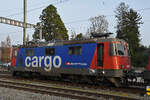 Für die Re 420 307-1 hat bald die letzte Stunde geschlagen. Am 06.03.2026 steht die Lok auf einem Abstellgleis beim Bahnhof Kaiseraugst.