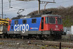 Re 420 337-8 durchfährt am 16.02.2026 den Bahnhof Pratteln.