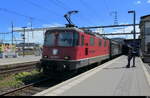 SBB - 420 248-7 vor G�terwagen bei der durchfahrt im Bahnhof Yverdon am 27.07.2026