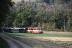 Bis in die 70-er Jahre waren die Reisezugwagen der SBB tannengr�n. Mit Swissexpress und Kolibri wurden die Fahrzeuge bunter.
Die Swissexpressz�ge sind bereits ausrangiert. Einige Lokomotiven behielten diese Lackierung noch sehr lange. Diese Maschine wird von DSF betriebsf�hig erhalten
und verkehrt am 16.08.2026 f�r das Jubil�um 150 Jahre Winterhur-Koblenz.