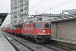 Re 420 324-6 durchf�hrt am 08.10.2026 den Bahnhof Pratteln.