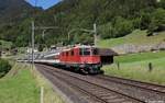 Am 24. Mai 2026 bespannte die SBB 420 199 den Gotthardpanoramaexpress, der als PE 3092 nach Arth-Goldau unterwegs. Bei Intschi konnte ich den Zug auf der Gotthard Nordrampe auf den Chip verewigen. 