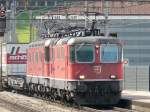 SBB - Re 4/4 11363 + Re 6/6 mit Gterzug bei der Durchfahrt im Bahnhof von Bellinzona am 18.09.2008