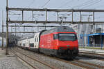 Re 460 108-4 durchfährt am 09.03.2026 den Bahnhof Rupperswil.