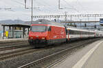 Re 460 016-5 durchf�hrt am 16.03.2026 den Bahnhof Rothrist.