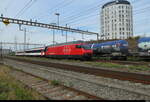 SBB - 460 045-8 mit einem 1 Kl. Wagen und Steuerwagen unterwegs in Pratteln am 07.10.2026
