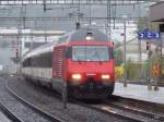 SBB - 460 066-4 mit RE bei der einfahrt im Bahnhof von Herzogenbuchsee am 06.10.2015