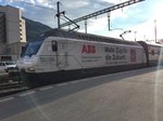 Re 460 052 mit ABB / Gottard 16 Werbung, mit dem IC 824 aus Romanshorn, am 19.9.16 in Brig.