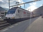 Re 460 052 mit ABB / Gottard 16 Werbung, mit dem IC 824 aus Romanshorn, am 19.9.16 in Brig.
