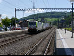 BLS - Loks 475 415 und 475 405 vor Güterzug bei der durchfahrt im Bahnhof Sissach am 29.05.2020