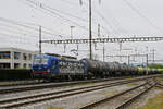 Siemens Vectron 475 902-3 der WRS durchf�hrt am 28.04.2026 den Bahnhof Kaiseraugst.