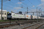 Siemens Vectron 476 453-6 von railCare durchfährt am 02.04.2026 den Bahnhof Pratteln.