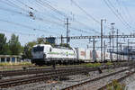 Siemens Vectron 476 451-0 von railCare durchf�hrt am 16.07.2026 den Bahnhof Pratteln.